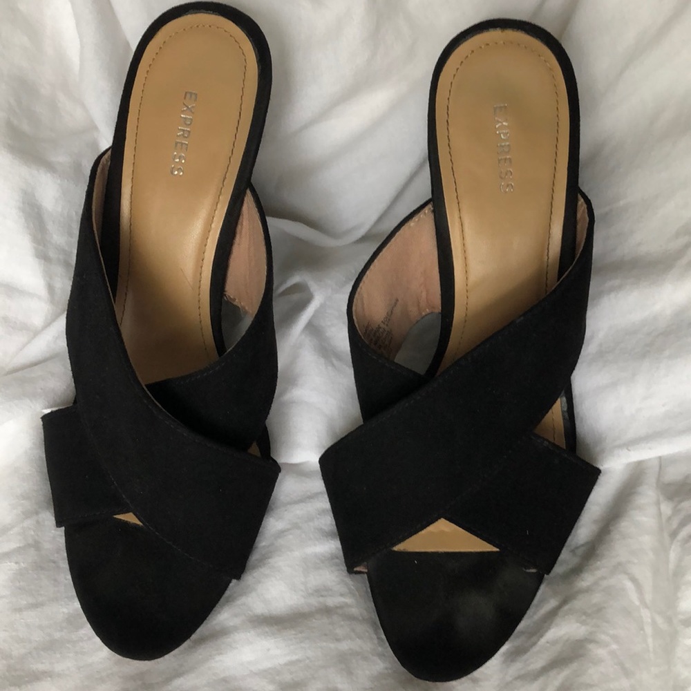 Express black wedges